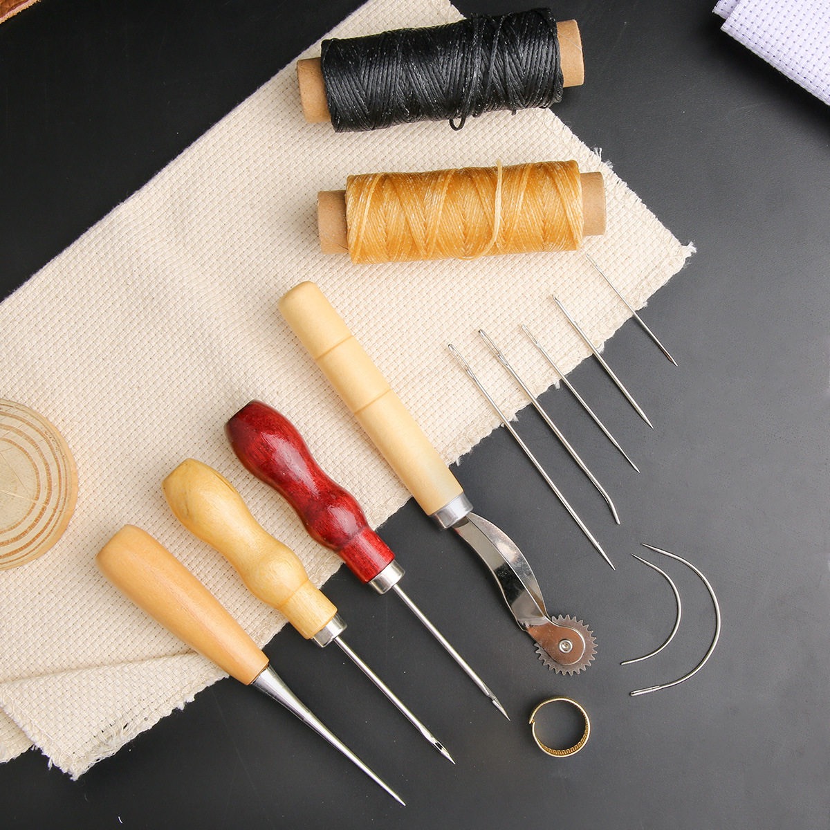 13 pezzi set da cucito in pell - Leatherwork Thread recensione e prezzo