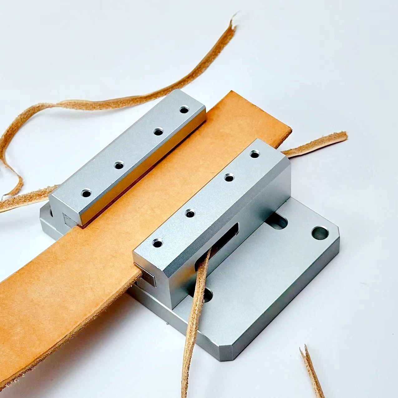 Macchina per rifilare i bordi  - Leather Works Belt recensione e prezzo