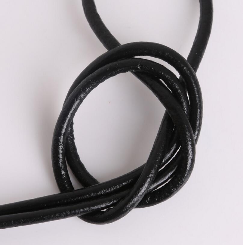 Cordoncini in vera pelle nera  - Leatherwork Thread recensione e prezzo