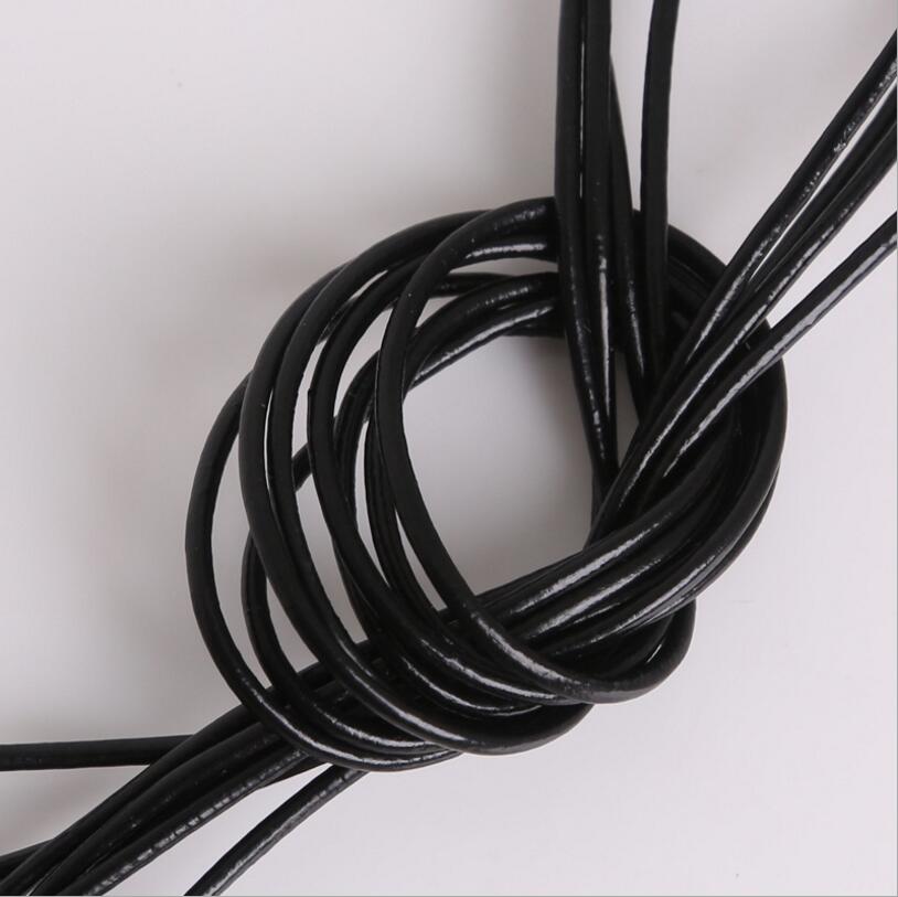 Cordoncini in vera pelle nera  - Leatherwork Thread recensione e prezzo